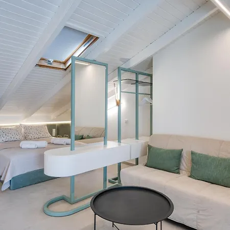 Rea's Attic